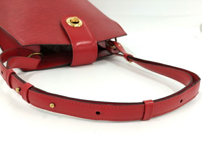 Louis Vuitton Cluny Shoulder Bag Epi Leather Red M52257