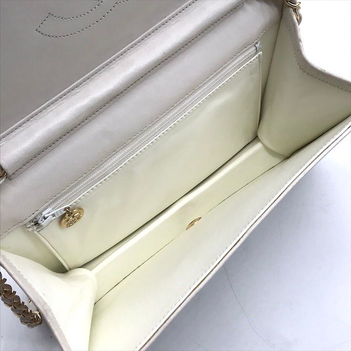 Chanel Quilted Lambskin CC Logo Push Lock Chain Shoulder Bag White