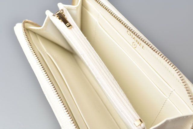 Unused Chanel Wallet Round Zipper Medium Matelasse Caviar Skin