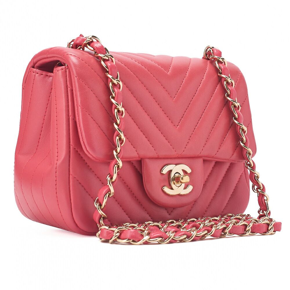 Chanel Chain Shoulder Bag Mini Matelasse 17cm (669in) Lambskin V-stitching Red