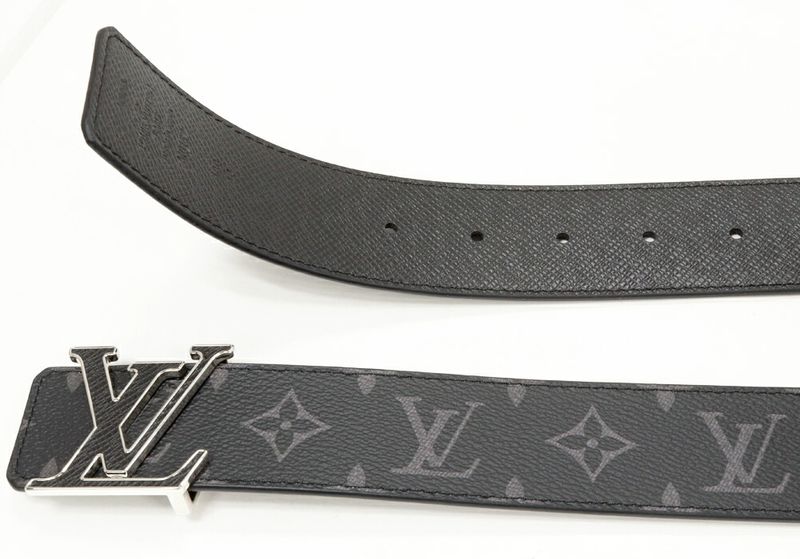 Louis Vuitton Men's Belt Taiga Llama Noir Black (black) Belt LV Initials 40mm