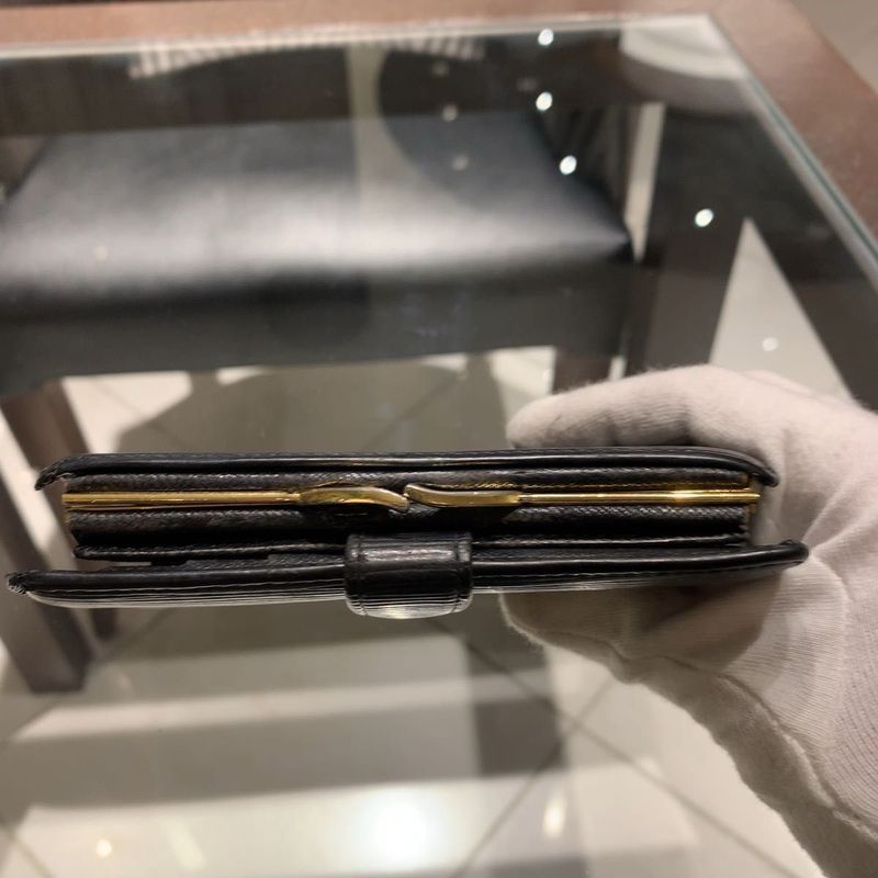 ◎authentic Louis Vuitton Epi Bifold Compact Wallet