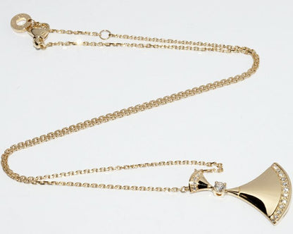 Bulgari Pendant Necklace 18K Yellow Gold Diamond Diva Dream Pendant Necklace