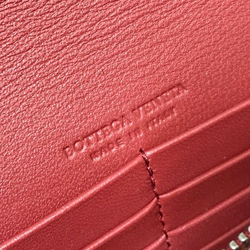 Bottega Veneta Wallet Intrecciato Bordeaux Chain Wallet W/ Detachable Chain