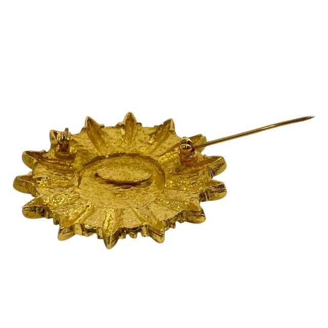 Chanel Emblem Brooch Vintage 1174 GP Gold Chanel