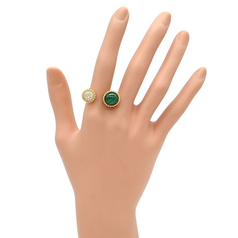 Van Cleef & Arpels Van Cleef & Arpels Ring Perrelet Creole Entre Les Doors 18k