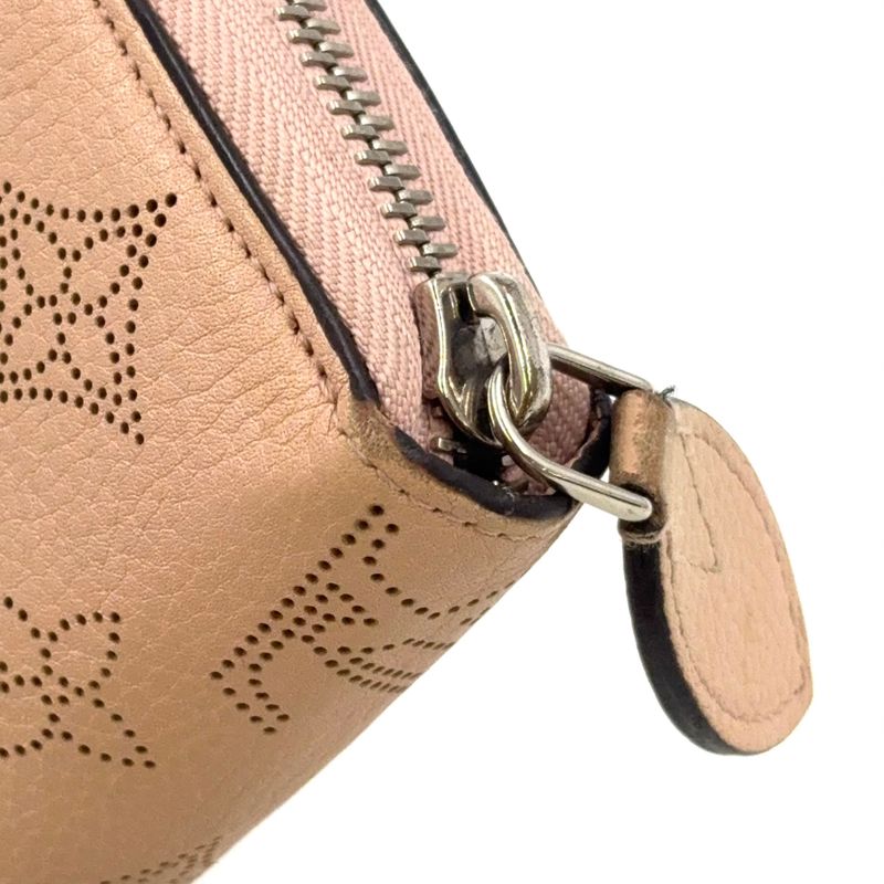Louis Vuitton Zippy Wallet Mahina Magnolia Leather Light Pink Round Zipper Long