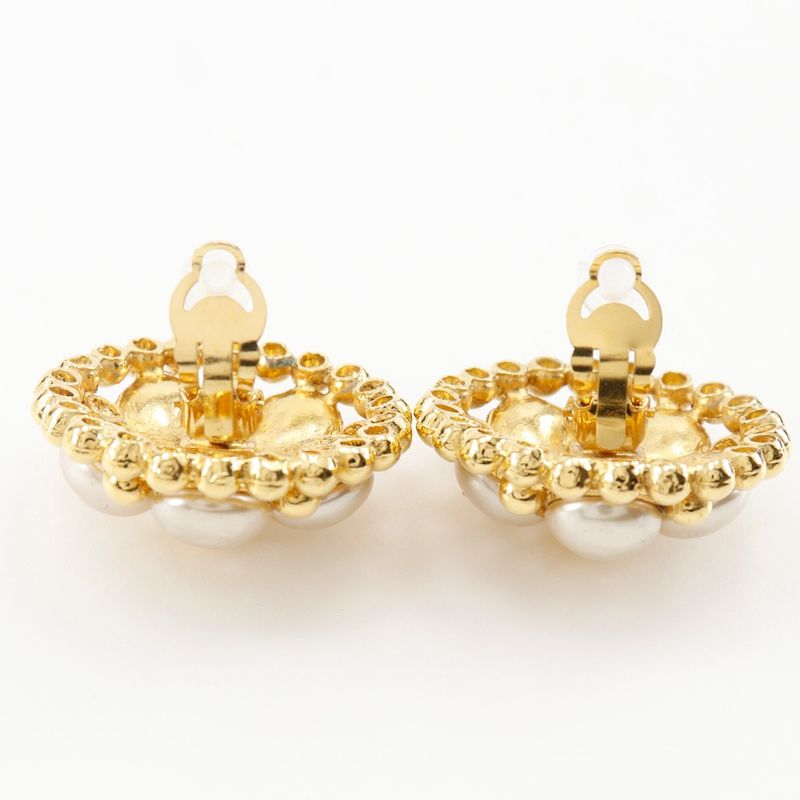Chanel Vintage Gold Plated And Faux Pearl 25 Ladies 54.3g Earring