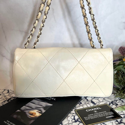 CHANEL Vintage Quilted Extra Large Jumbo Flap Bag White Nappa Leather