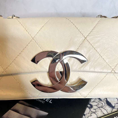 CHANEL Vintage Quilted Extra Large Jumbo Flap Bag White Nappa Leather