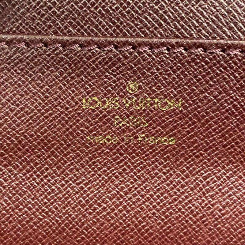 Louis Vuitton Business Bag Taiga Serviette Moskova M30036 Akaju - Men's