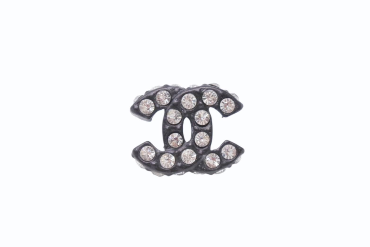 Chanel CC Logo Earrings 02 Rhinestone Black — view 2