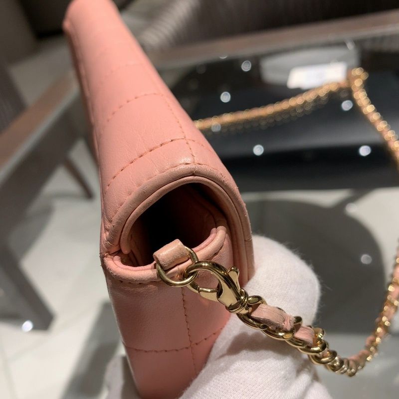 ◎ Authentic Chanel Chocolate Bar Matelasse Shoulder Bag Pink Lambskin Gold