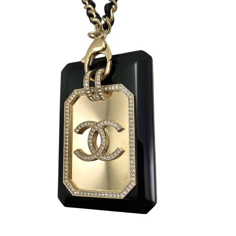 Chanel Ab6421 B06189 Nd228 Chain Necklace Card Case Black Gold Hardware with