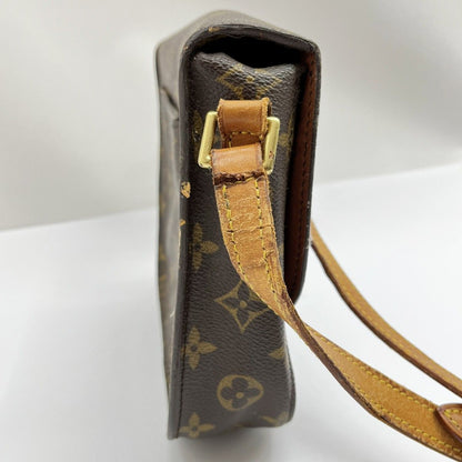 Louis Vuitton Shoulder Bag Monogram Saint-Cloud Mold Strap Deterioration