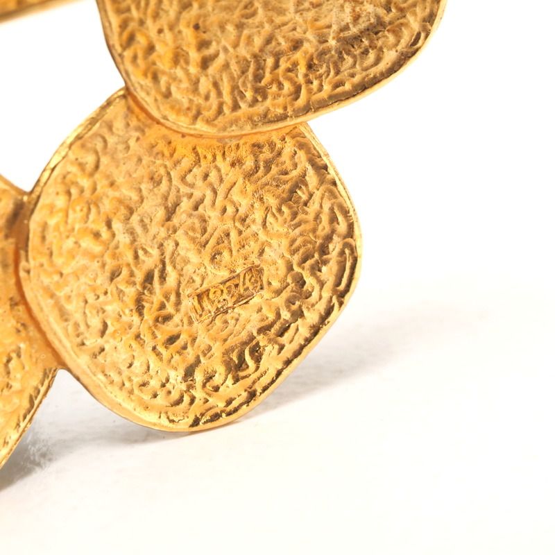 Chanel Vintage Brooch Gripore 26 Navy And Gold Made In France 20240916 Ra1255