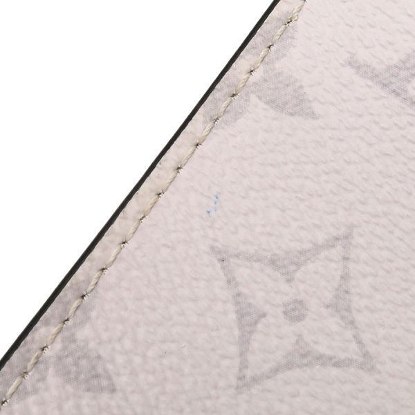 Louis Vuitton Taiga Llama Flap Messenger M30411