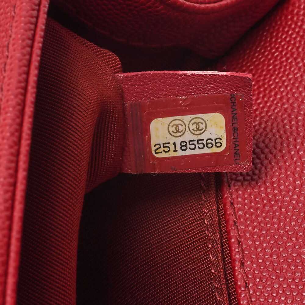 Chanel Boy Chanel V-stitched Chain Shoulder Caviar Skin Red (gold Hardware)