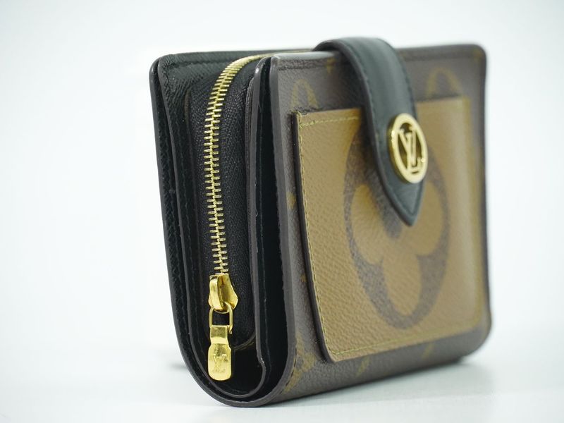 Authentic Louis Vuitton LV Portefeuille Juliette Monogram Giant Reverse Fold