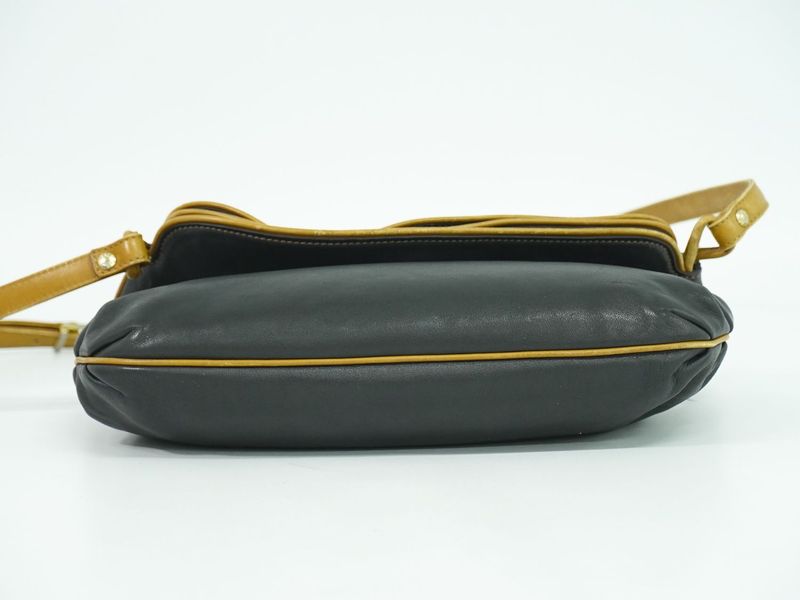 Authentic Celine Leather Shoulder Bag Pochette Black Bag Pre-owned [follow-up