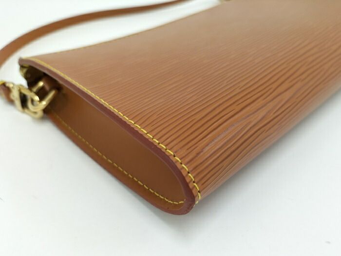 Louis Vuitton Pochette Accessoire Handbag Epi Leather Jibang Gold M52948