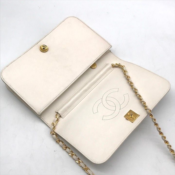 Chanel Quilted Lambskin CC Logo Push Lock Chain Shoulder Bag White