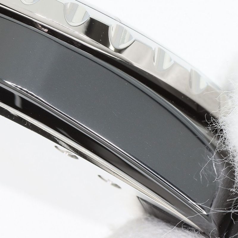 Chanel H0681 J12 33mm (130in) Watch Ceramic Rubber Ladies