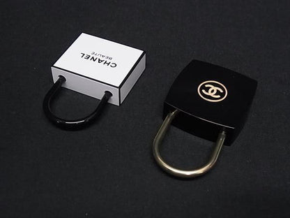 Chanel Coco Mark La Collection Cadenas Padlock Black And White Fp4721