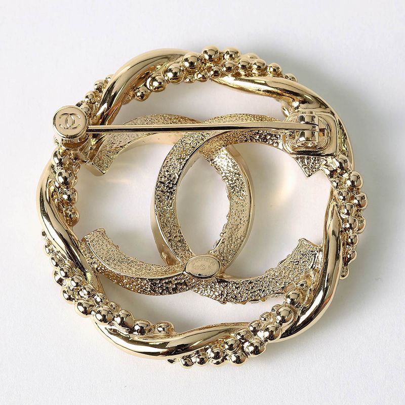 Chanel Brooch Gold
