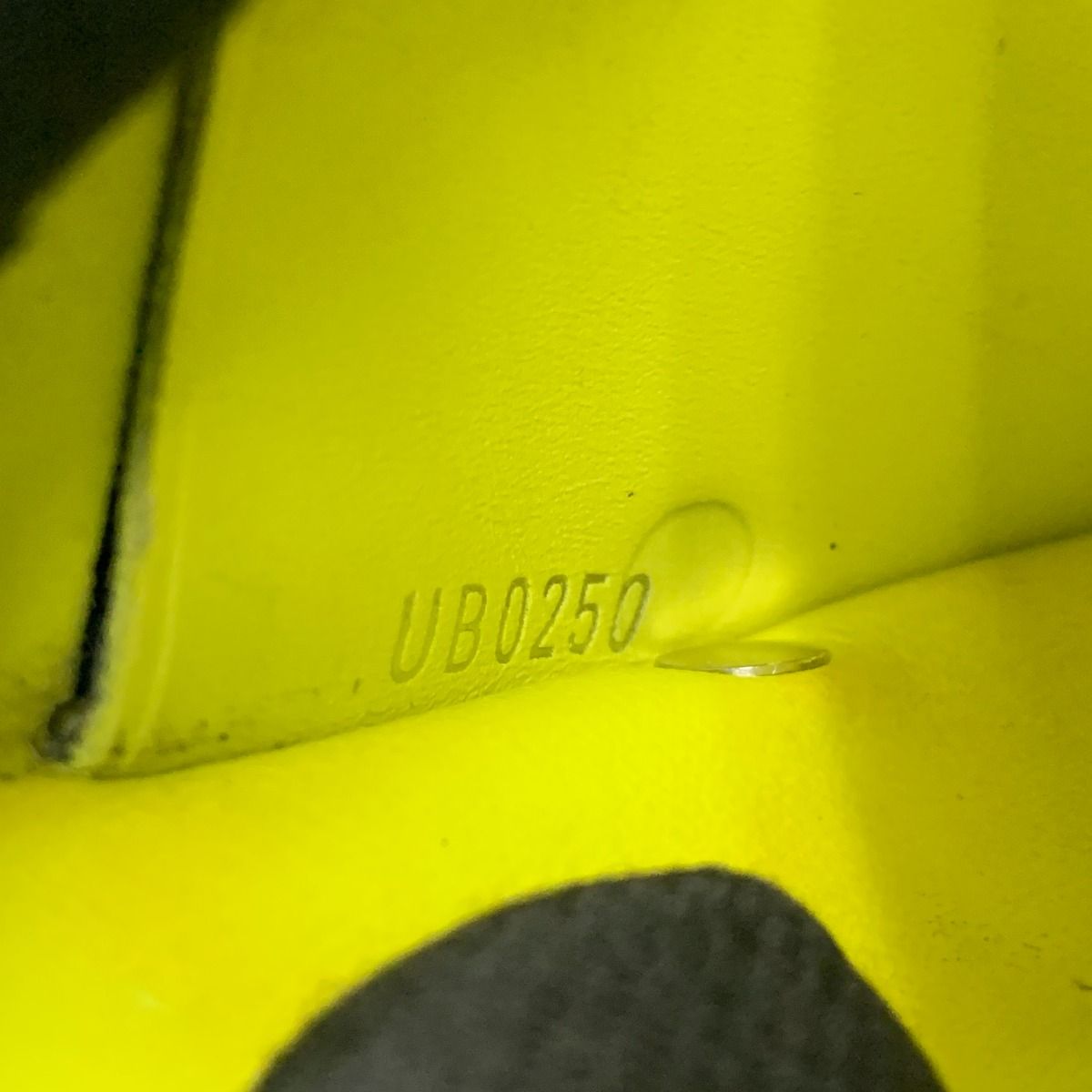 Louis Vuitton M67629 Yellow