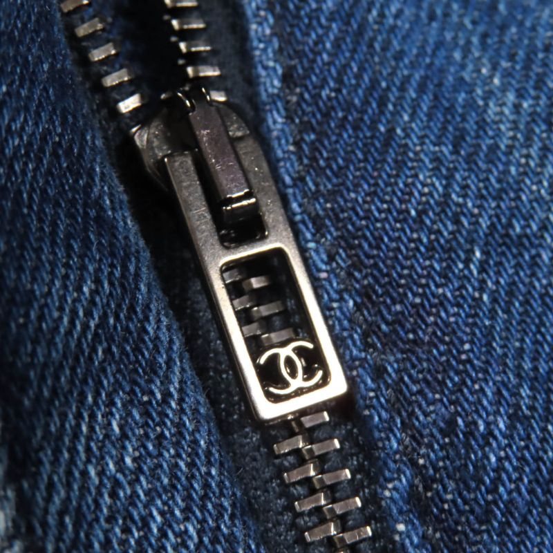 CHANEL P58731v44707 100% Cotton Short Denim Pants With Coco Mark Button Indigo