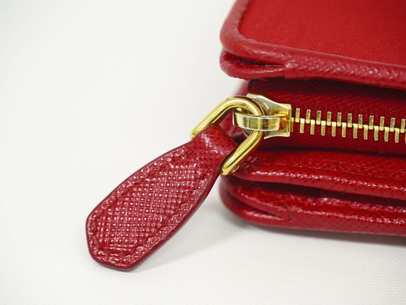 Authentic Prada Nylon Fold Wallet Compact Wallet Red Wallet Pre-owned [follow-up