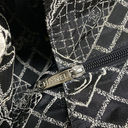 Chanel Essential Tote Ivory And Black Lambskin