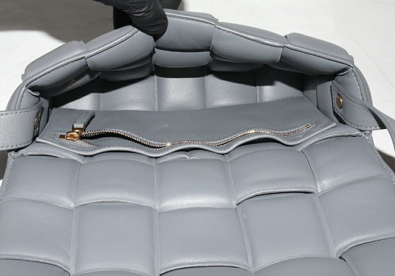 Bottega Veneta Shoulder Bag Small Patted Cassette Lambskin Gray 717506