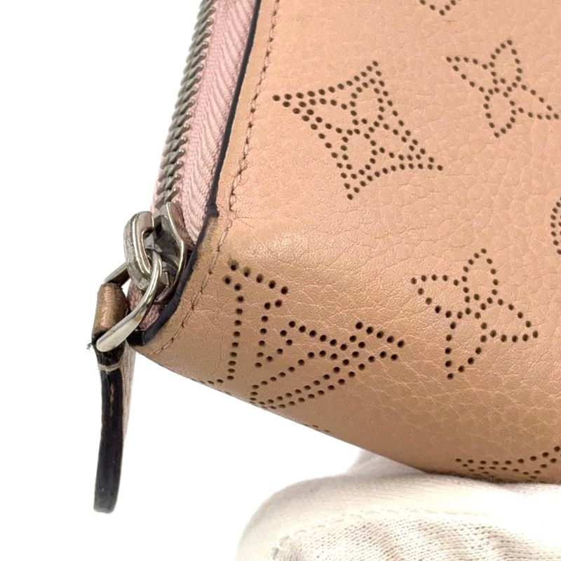 Louis Vuitton Zippy Wallet Mahina Magnolia Leather Light Pink Round Zipper Long