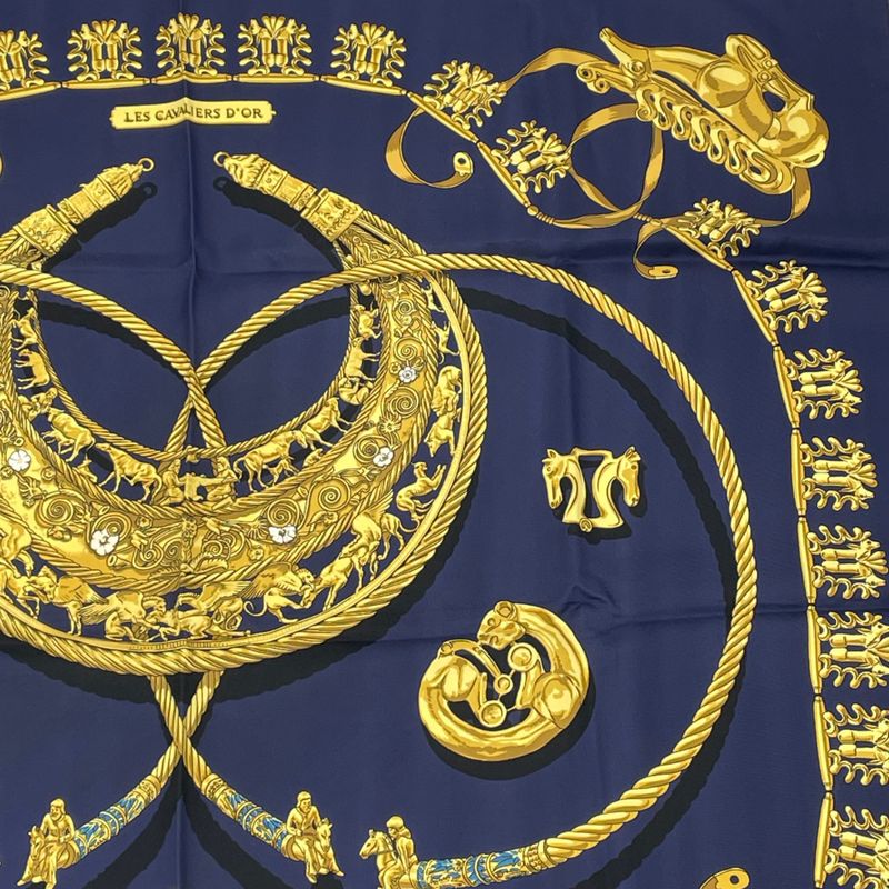 Hermes Carre 90 LES Cavaliers D'OR Golden Knight Scarf Silk Gold X Navy