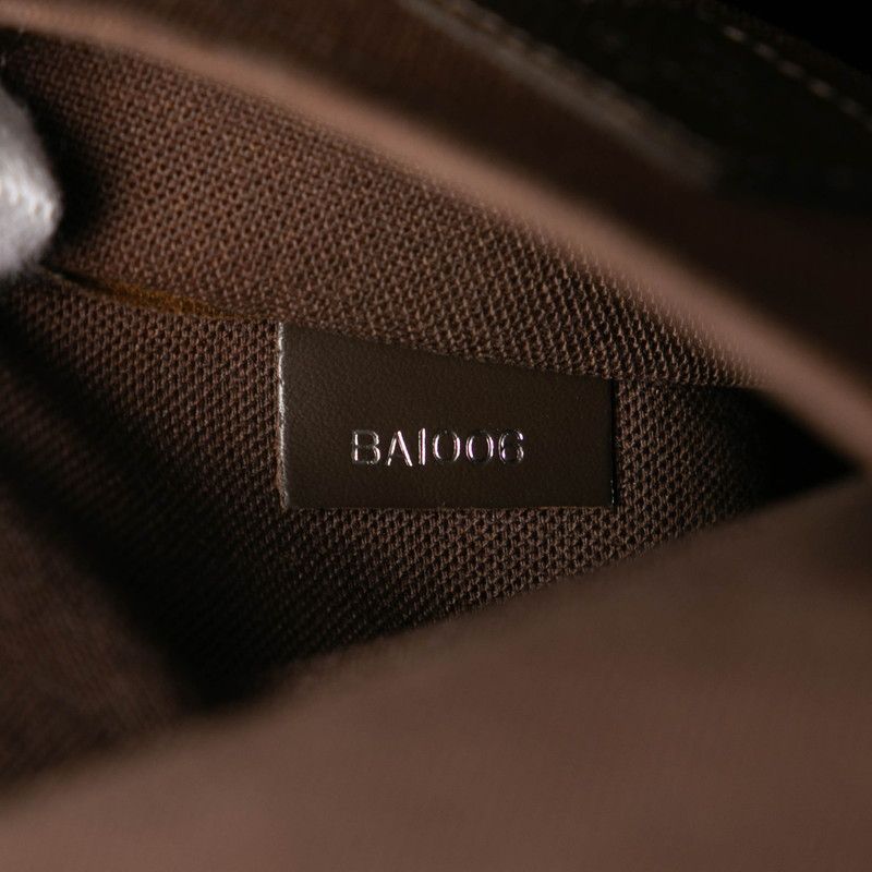 Louis Vuitton Taiga Andrei Crossbody Shoulder Bag M32488 Grizzly Brown Leather