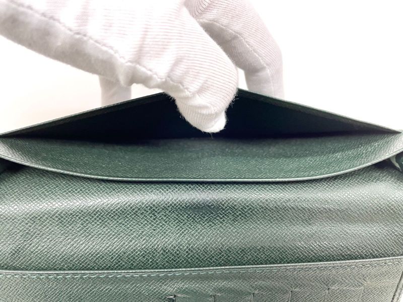 Louis Vuitton Taiga Porte Barrule Carte Cles Di Long Wallet M31002 Epi Cair