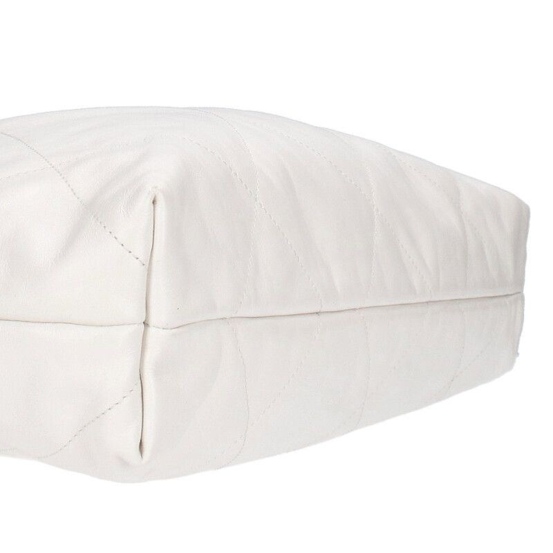 Chanel22 East West Quilted Stitched Shoulder Bag With Pouch Ladies