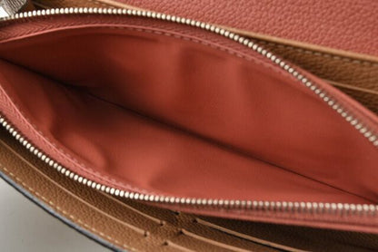 Louis Vuitton Lock Me Wallet Louis Vuitton Long Wallet Portefeuille Lock Me 2