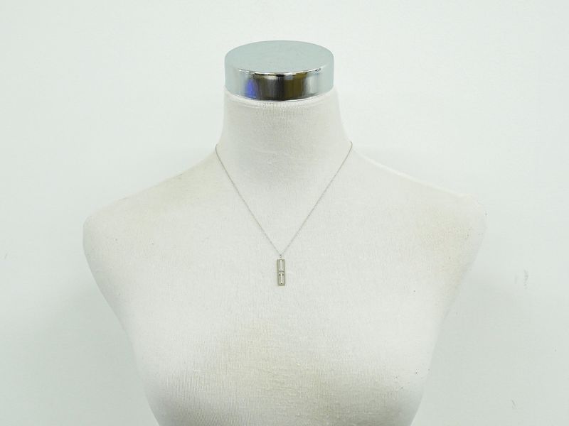 Authentic Tiffany & Co Tiffany & Co T Two Open Vertical Bar Au750 WG Necklace