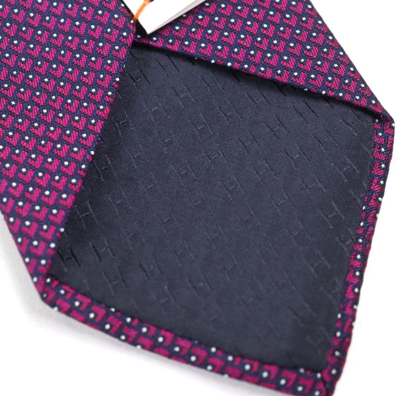 Hermes 659122t Cravate 100% Silk Marine Framboise Blanc Embroidered Heart