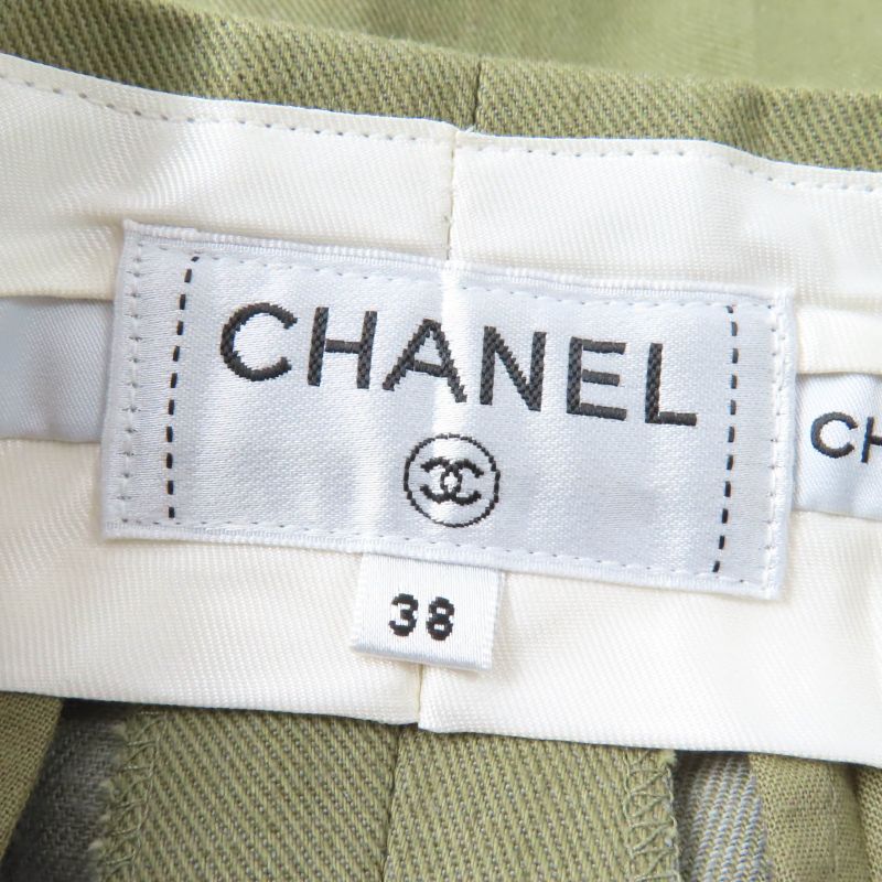 CHANEL P55496v33481 100% Cotton Coco-mark Matelasse Chain Button Shorts Khaki