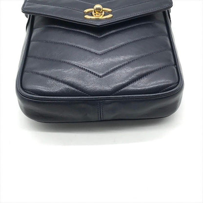 Chanel CC Logo Turnlock Chez Blanc Lambskin Shoulder Bag Navyware