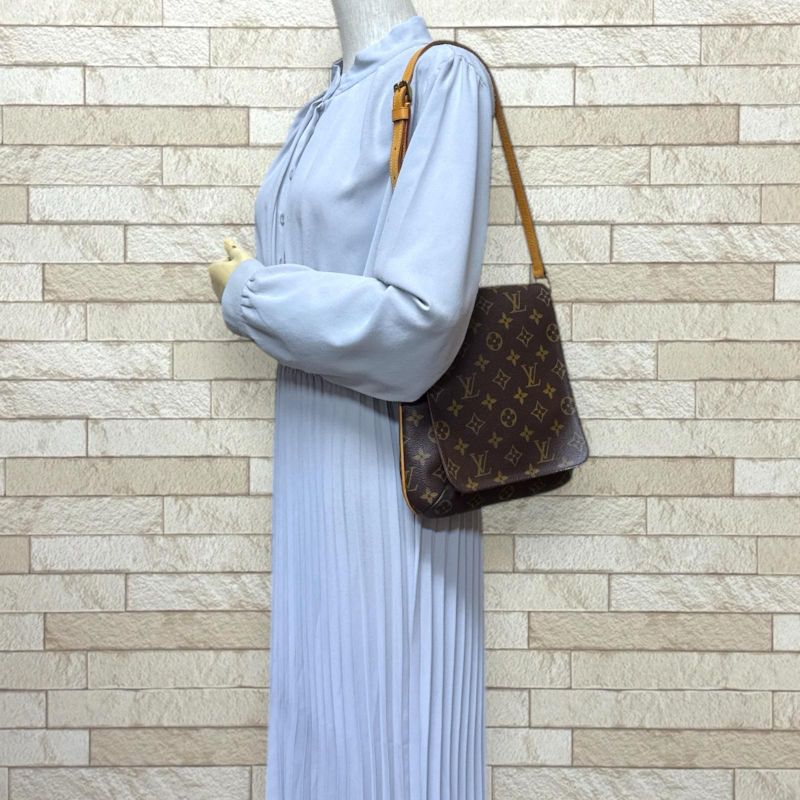 Louis Vuitton Musette Salsa Short Monogram Shoulder Bag Monogram Canvas M51258