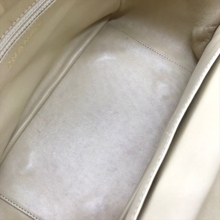 Chanel CC Logo Quilted Chain Tote Hand Ivory