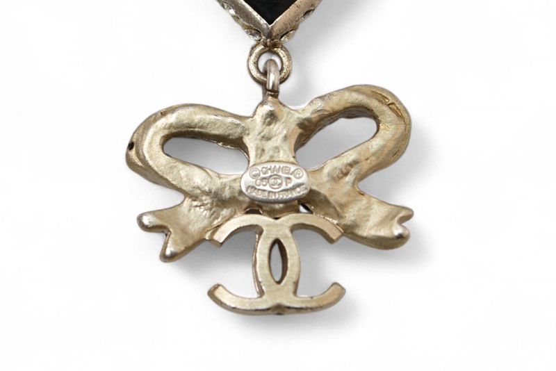 Chanel Necklace Pendant Chanel Coco CC Heart Ribbon Rhinestone Black Silver 05P