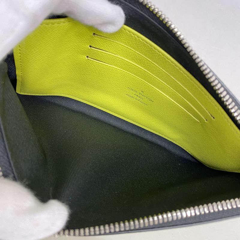 Louis Vuitton Pouch Taiga Llama Pochette Discovery PM M30281 Jeanne Men's