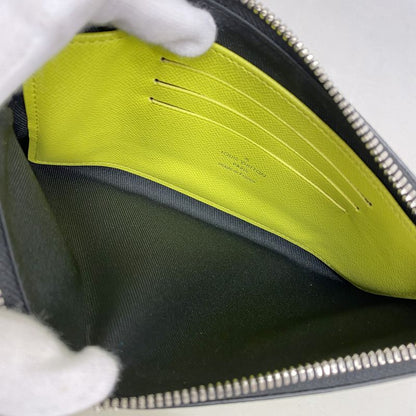 Louis Vuitton Pouch Taiga Llama Pochette Discovery PM M30281 Jeanne Men's