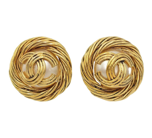 Chanel Fake Pearl Coco Mark Round Earring